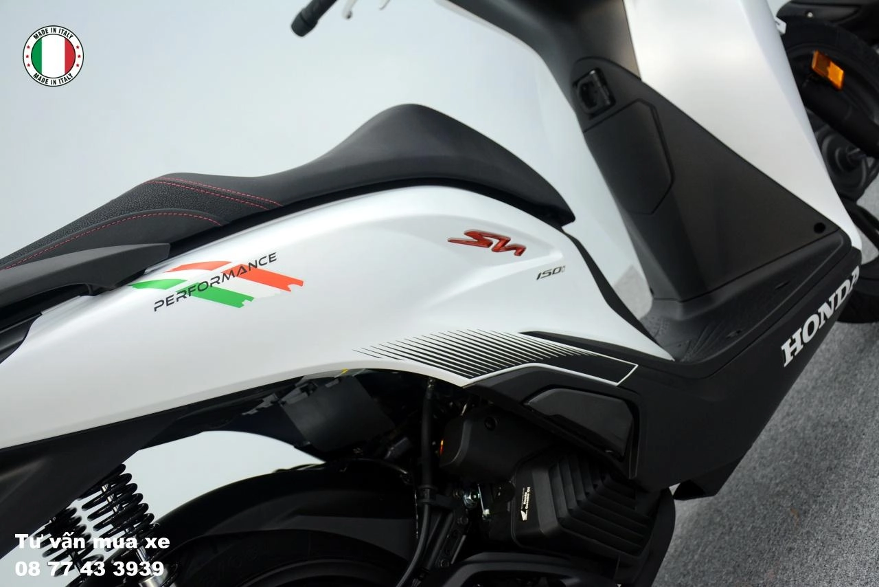 Honda SH150i Sport Edition 2025: Siêu phẩm thể thao nhập khẩu từ Ý. Giá quá rẻ cho anh em