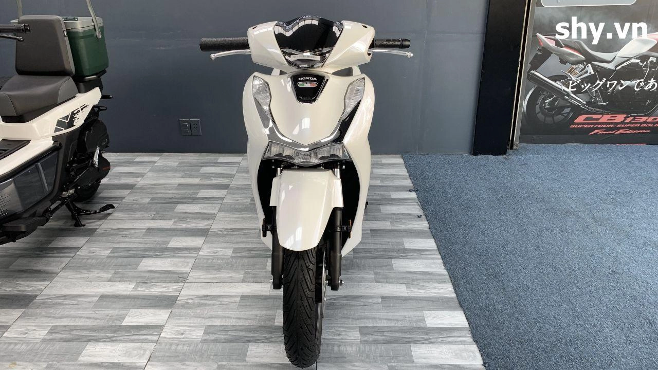 Honda SH Ý 150i trắng pha lê 2026 nhập khẩu Ý – Cubshop vừa về số lượng ít, nhận xe ngay