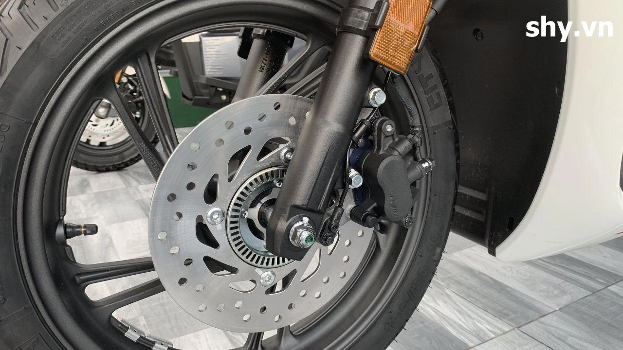 Honda SH Ý 150i trắng pha lê 2026 nhập khẩu Ý – Cubshop vừa về số lượng ít, nhận xe ngay