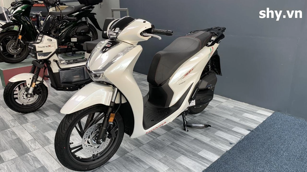 Honda SH Ý 150i trắng pha lê 2026 nhập khẩu Ý – Cubshop vừa về số lượng ít, nhận xe ngay