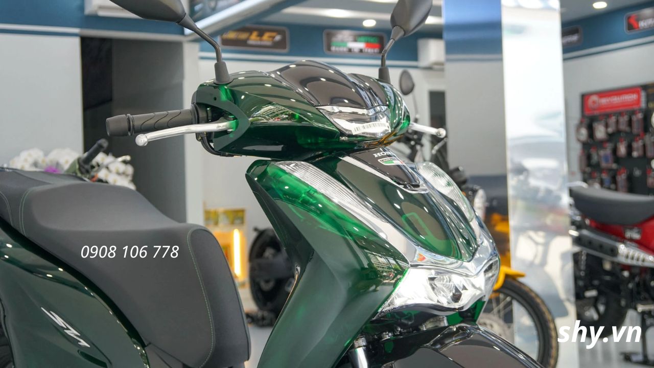 Honda SH150i Vetro Xanh Ngọc Lục Bảo tháng 8/2026