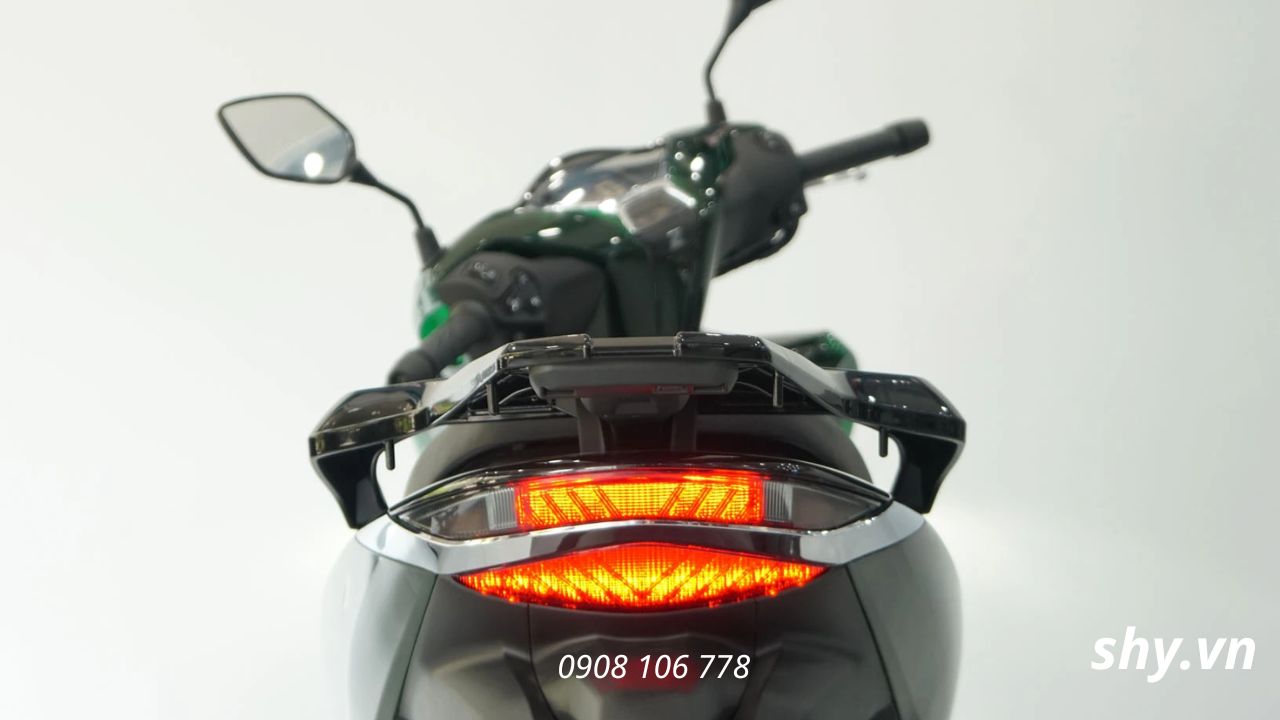Honda SH150i Vetro Xanh Ngọc Lục Bảo tháng 8/2026
