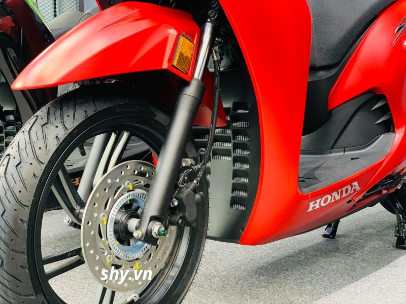 Honda SH350i Sporty đỏ nhám 2026: Giá xe nhập Ý