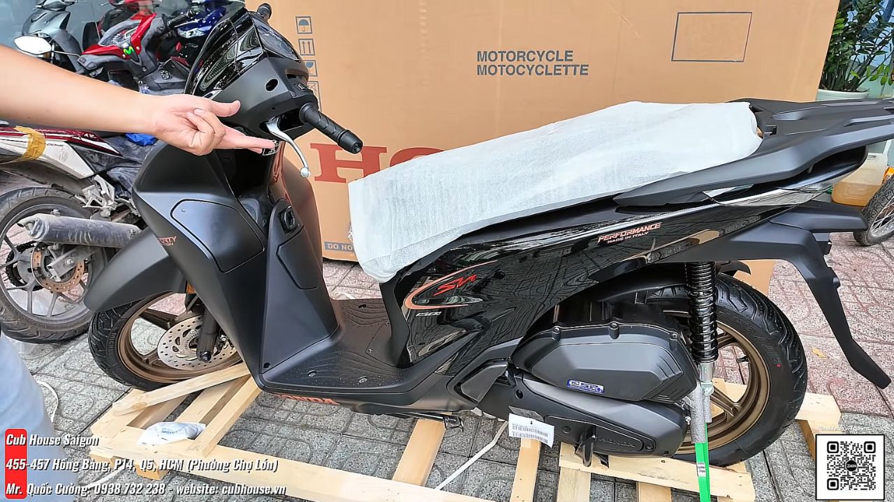Bàn giao xe Honda SH150i Ý 2026 NewConcept màu Đen