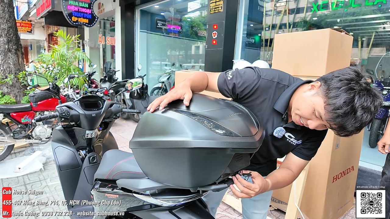 Bàn giao xe Honda SH150i Ý 2026 NewConcept màu Đen