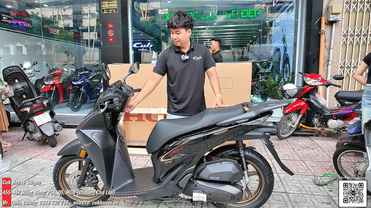 Bàn giao xe Honda SH150i Ý 2026 NewConcept màu Đen
