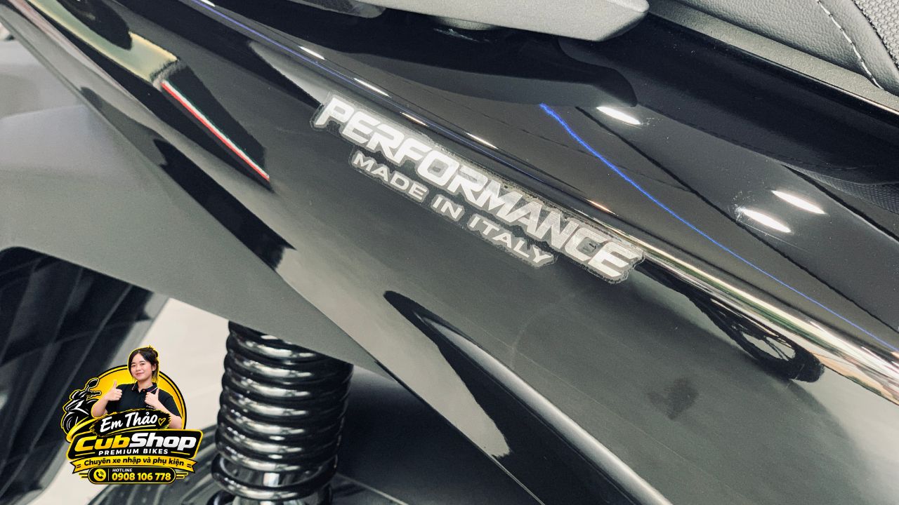 Honda SH150i Ý 2026 màu đen bóng